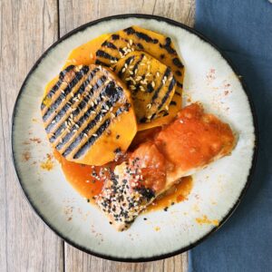 Salmón rosado con calabaza rejilla